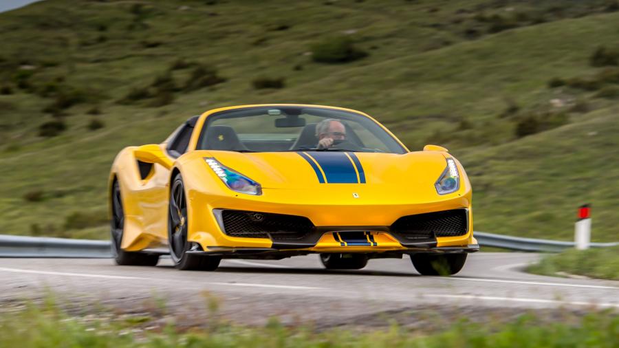  Ferrari 488 Pista Spider Giallo Modena 2018 года  (фото 5 из 14)